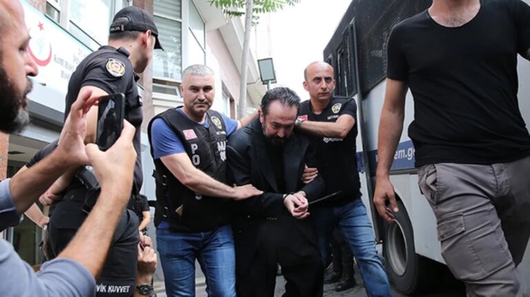 Adnan Oktar, Erzurum’dan Van Başkale Kapalı Cezaevi’ne nakledildi