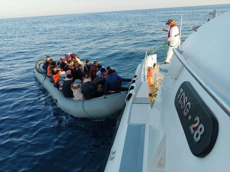 Ayvacık’ta 46 sistemsiz göçmen yakalandı