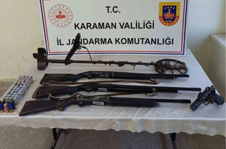 Karaman’ın Ermenek ilçesinde çalıntı ve kaçak silahlar ele geçirildi
