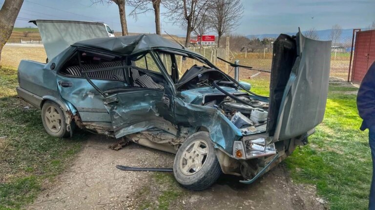 Kastamonu’da Araba Kazası: 3 Kişi Yaralandı