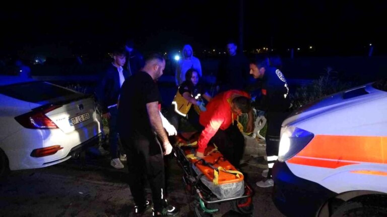 Manavgat’ta 3 Arabanın Karıştığı Zincirleme Kazada 3 Kişi Yaralandı