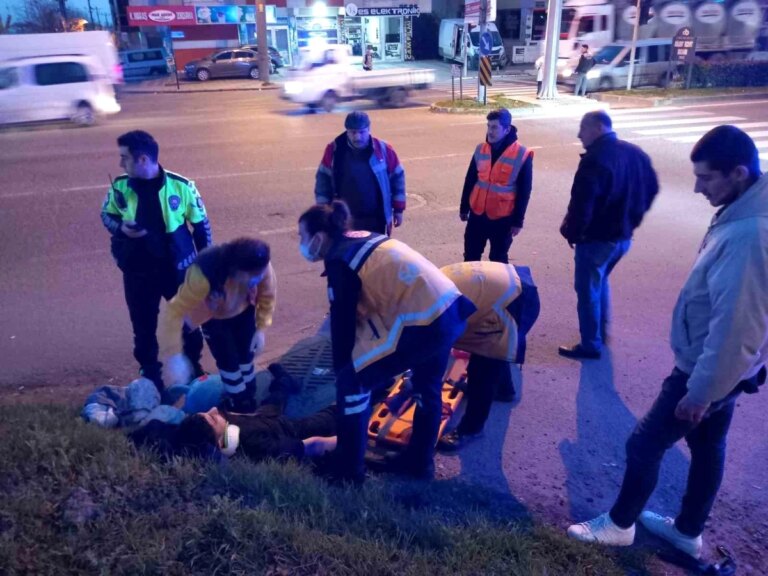 Tekirdağ Çorlu’da arabayla çarpışan motosikletin şoförü yaralandı