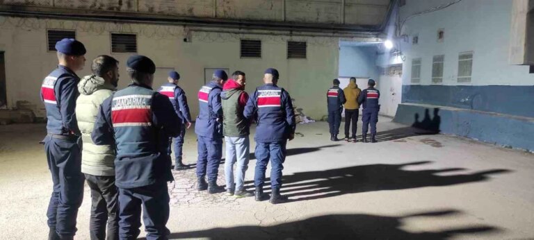 Tosya’da Uyuşturucu Operasyonu: 3 Kişi Gözaltına Alındı